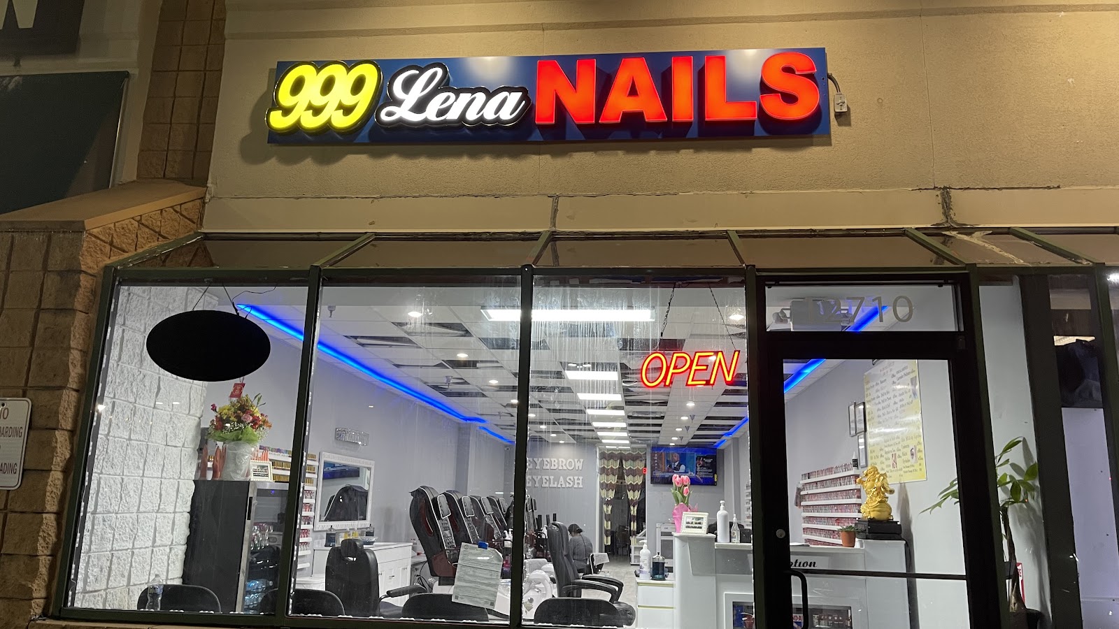 999 Lena Nails in Oak Park