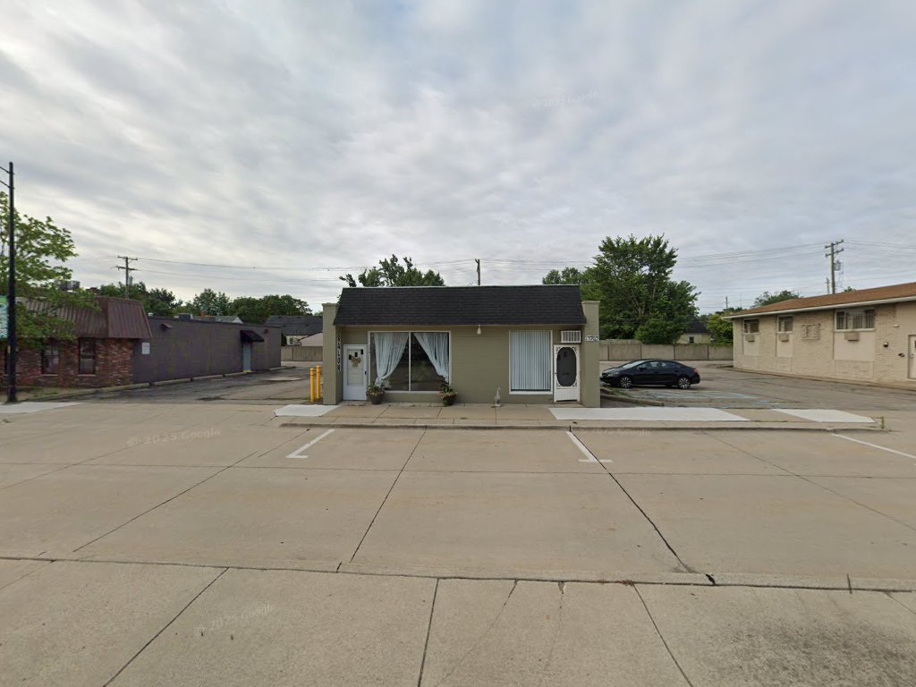 Blondish Salon in Oak Park
