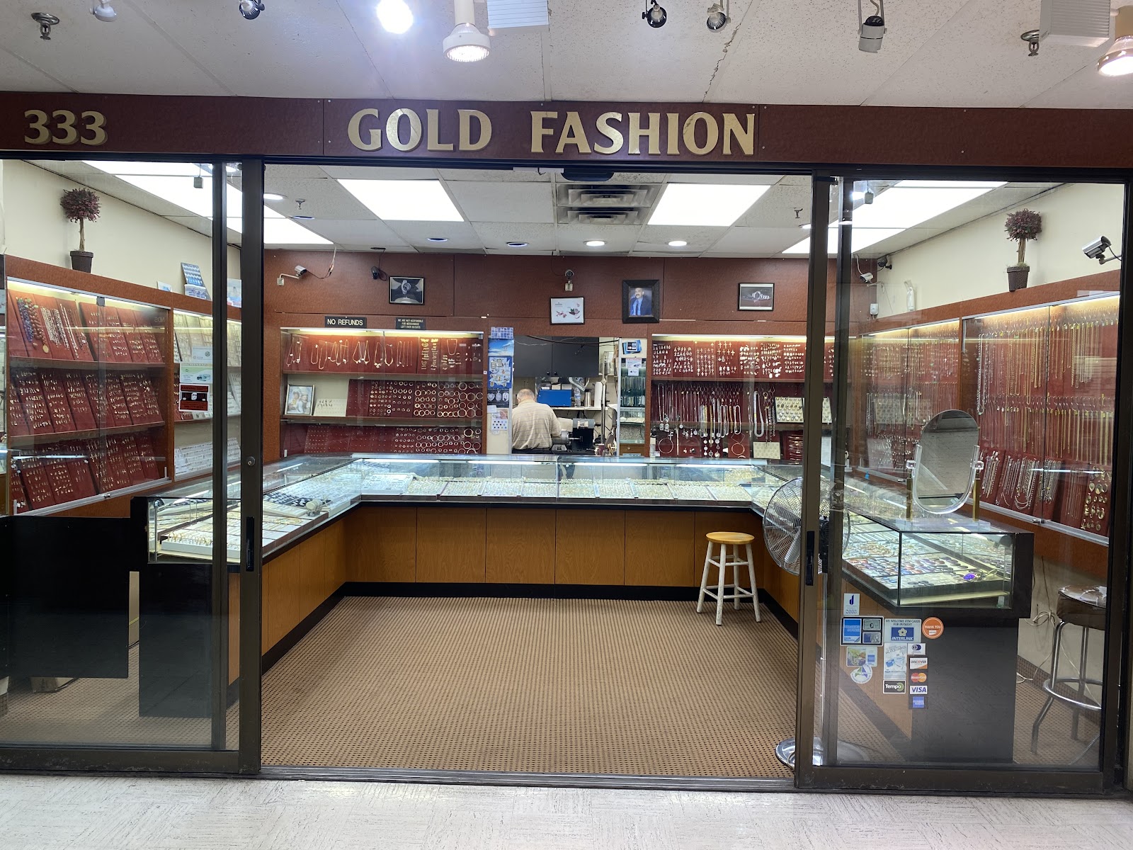 Gold Fashion Jewelers Inc. in Oak Park
