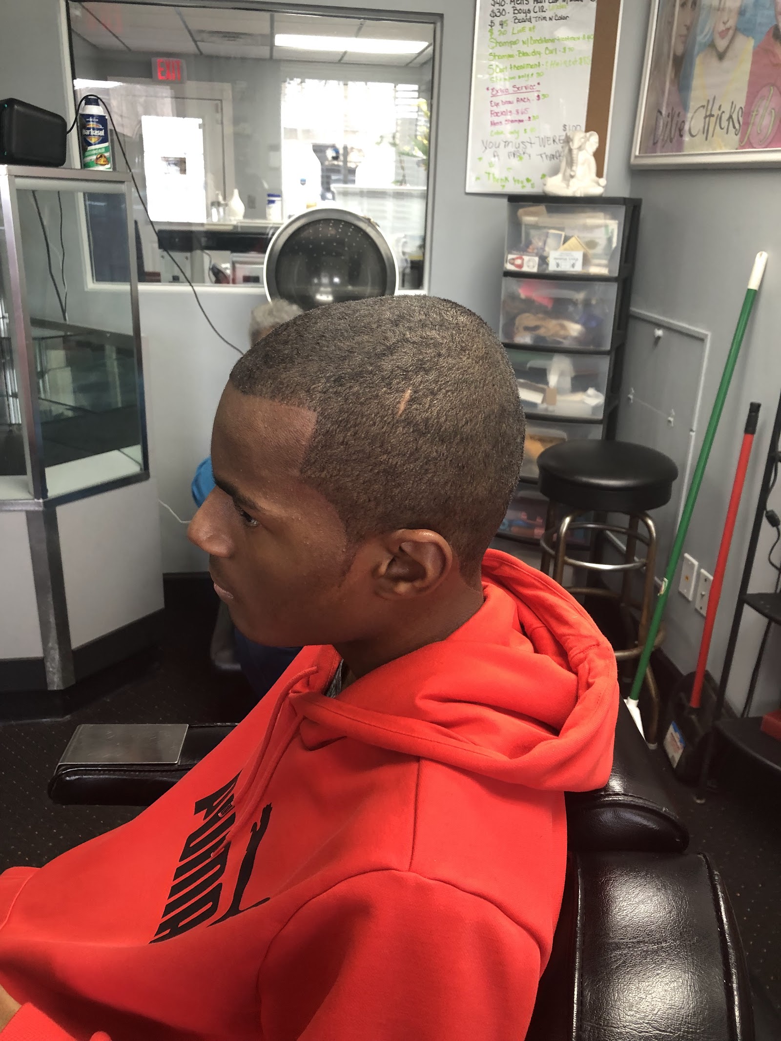 It's All About U Beauty & Barber shop — photo