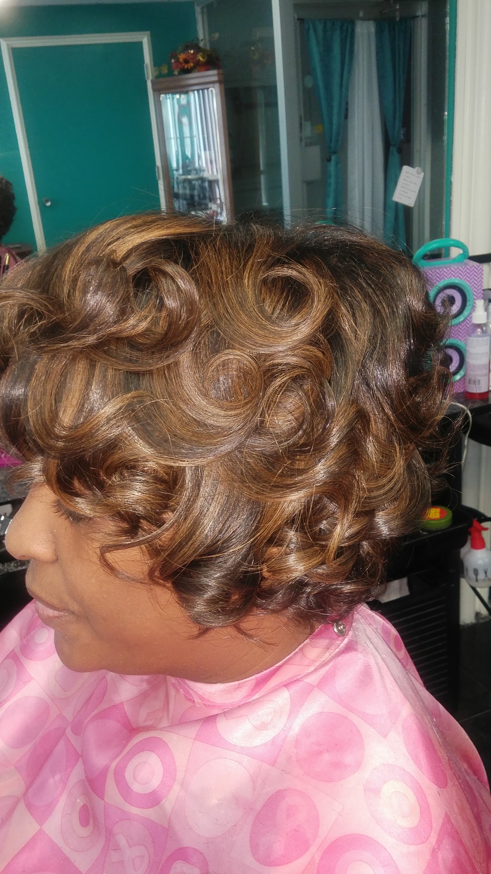 Salon ReNu in Oak Park