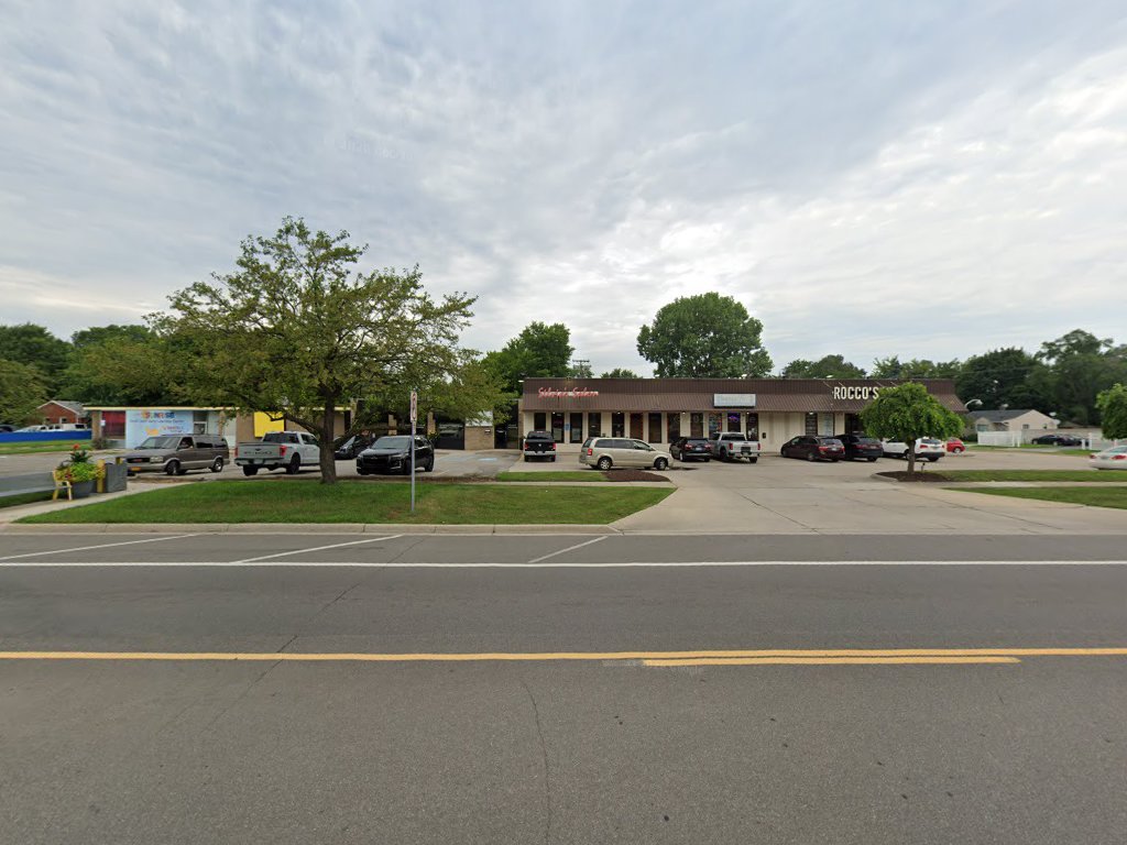 Silvia's Salon Inc in Oak Park